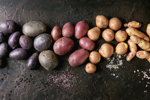 Verscheidenheid van rauwe aardappelen