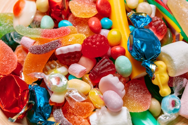 Verschillende kleurrijke fruitsuikergoed