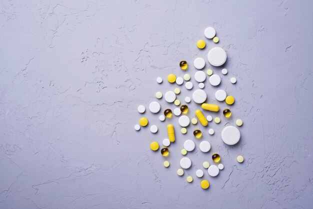 Verschillende pillen, tabletten en capsules. Geassorteerd van medicijnen