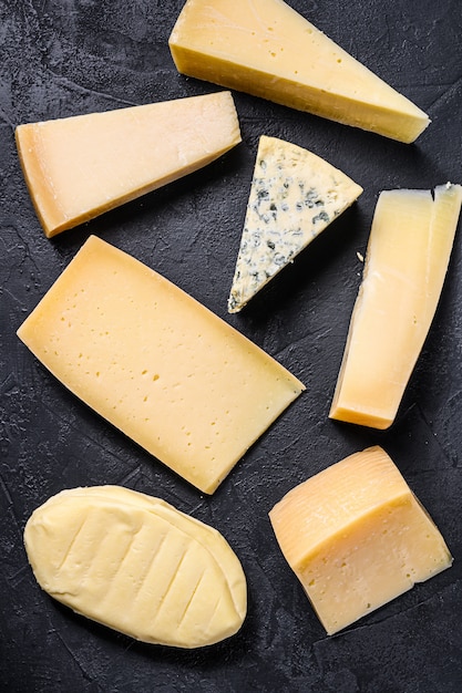 Verschillende soorten heerlijke kaas. Bovenaanzicht