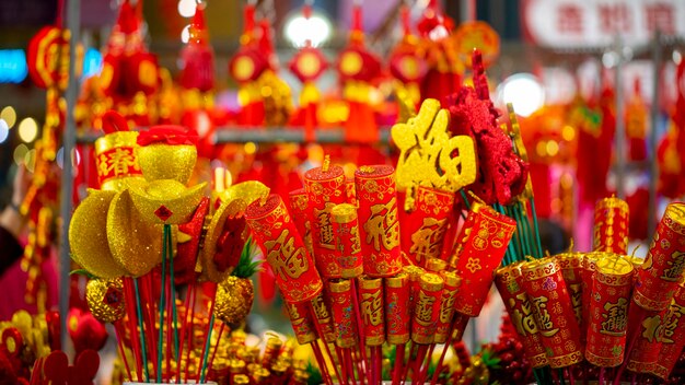 Verschillende vormen van traditionele Chinese Spring Festival ornamenten (tekst: alle gunstige woorden)