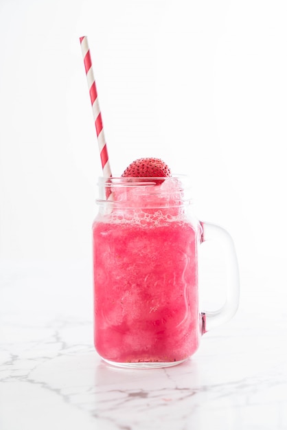 Foto verse aardbeien smoothie