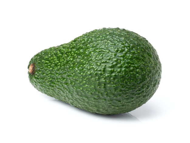 Verse avocado geïsoleerd op wit