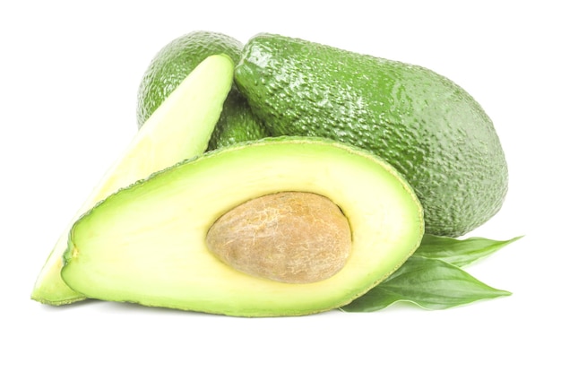 Verse avocado's geïsoleerd op een witte achtergrond knipsel