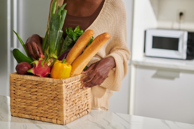 Verse boodschappen in huis halen