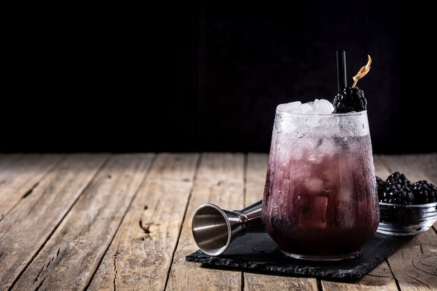 Verse bramencocktail met ijsblokjes