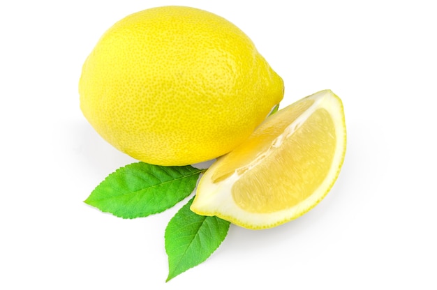 Verse citroen geïsoleerd op wit knipsel.