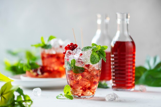 Verse cocktail met granaatappel