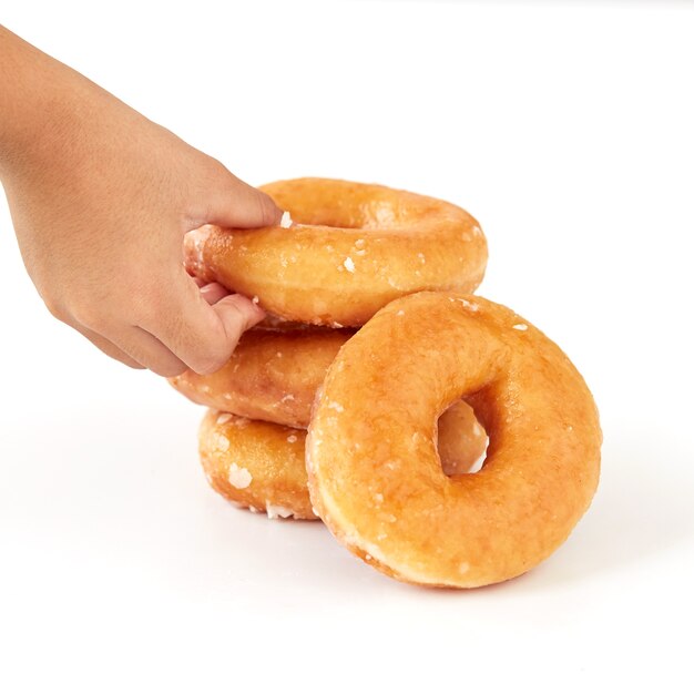 Verse doughnut op witte achtergrond