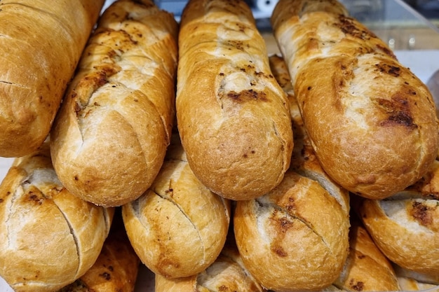 Verse geurige smakelijke stokbrood. Verse bakkerij.