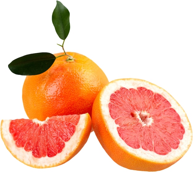 Verse grapefruits geïsoleerd op witte achtergrond