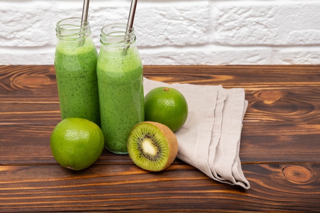 Verse groene detox-smoothies detox voor een gezonde levensstijl ketonendieet