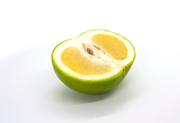 Verse groene grapefruits Gesneden fruit