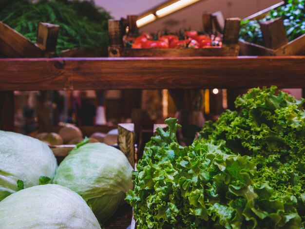 Verse groenten bij het hotelbuffet