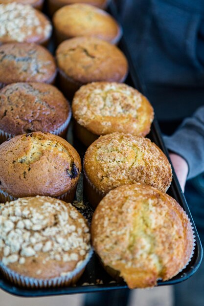 Verse grote muffins van de plaatselijke bakker.