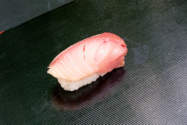 verse hamaji-sushi