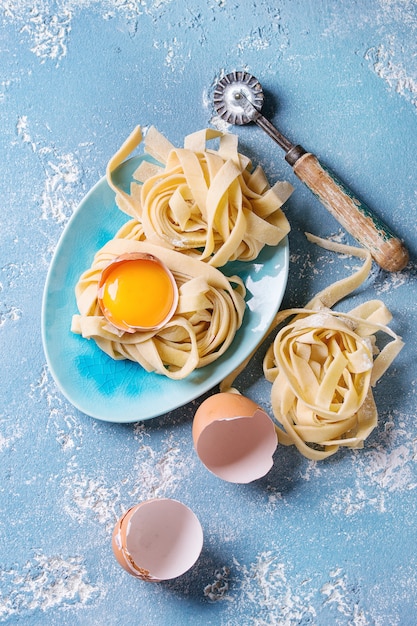 Verse huisgemaakte pasta tagliatelle