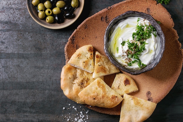 Verse libanese roomkaasdip van Labneh