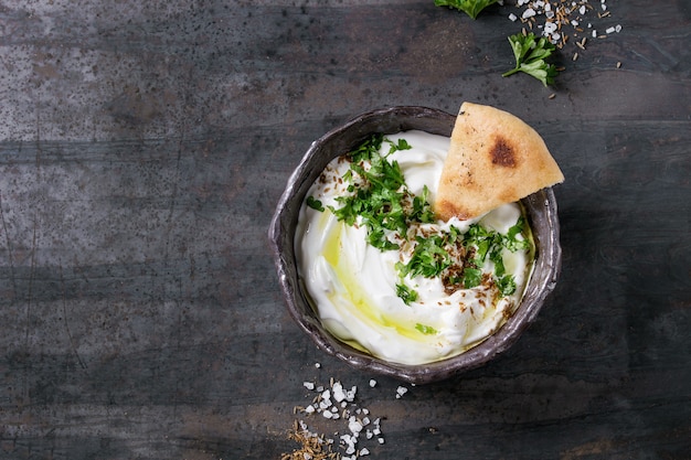 Verse libanese roomkaasdip van Labneh