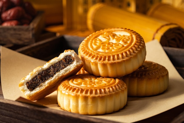 Verse mooncakes in een feestelijke sfeer