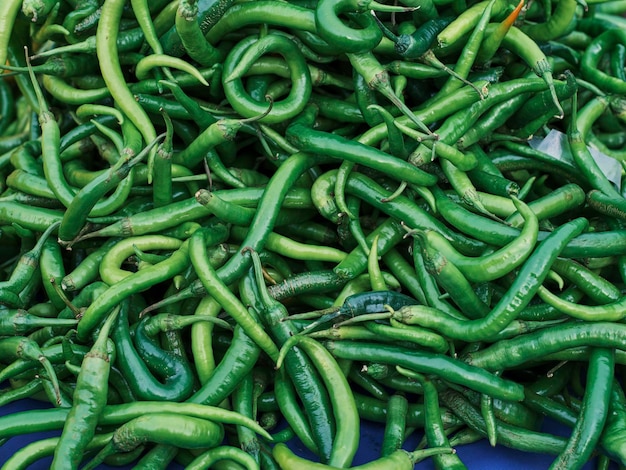 Verse pepers op de markt