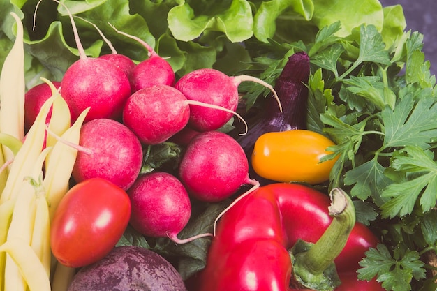 Verse rijpe groenten als bron natuurlijke mineralen en vitamines Gezonde levensstijl afvallen en diëten