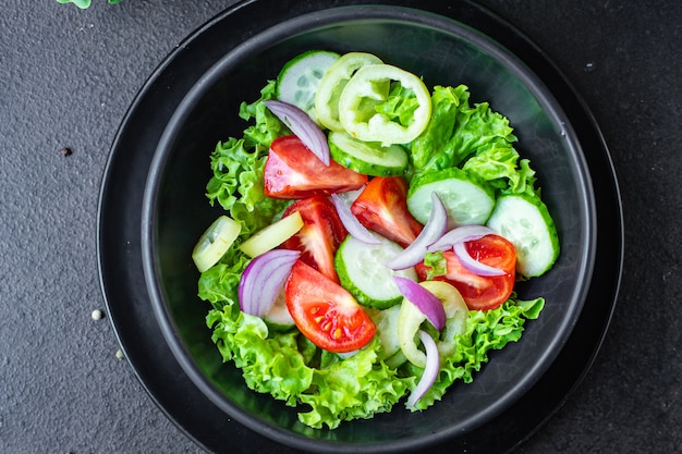 verse salade biologische groenten tomaat komkommer peper ui sla maaltijd snack kopie ruimte eten