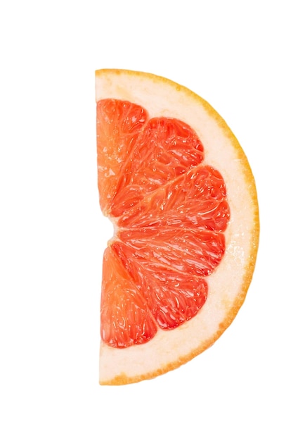 Verse sappige grapefruit gesneden geïsoleerd op een witte achtergrond