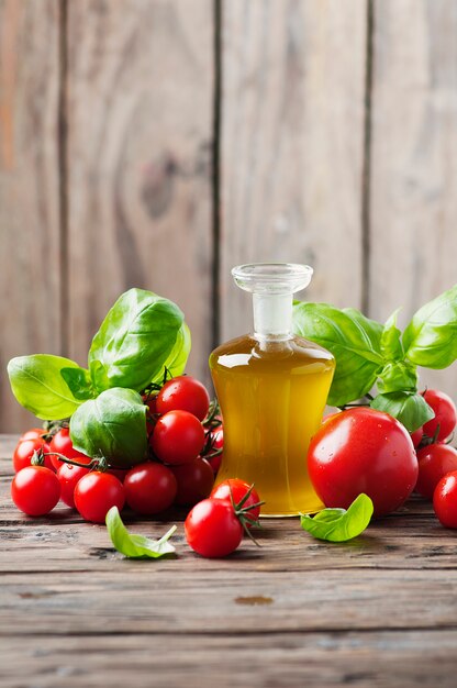 Verse tomaten, basilicum en olijfolie