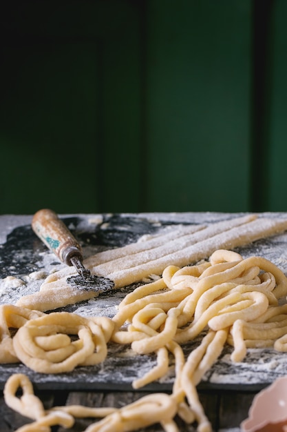 Verse zelfgemaakte pasta pici