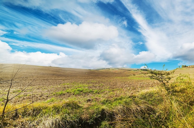 Foto verspreide wolken over toscane, italië