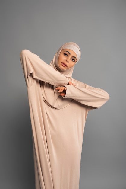 verticaal, van, vrouw, vervelend, hijab, isolated