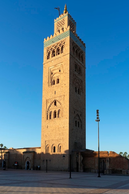 Koutoubia 모스크 마라케시의 세로 보기