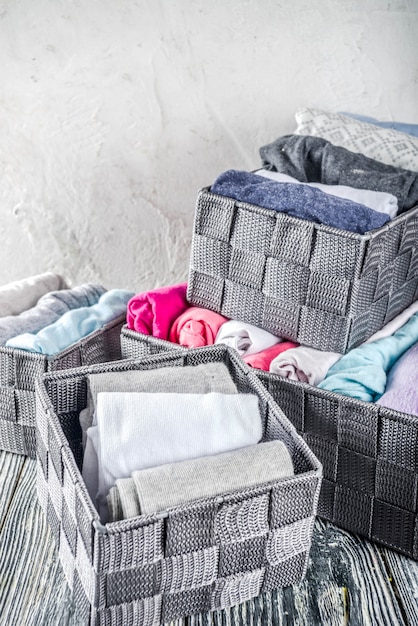 Verticale Marie Kondo-methode voor het opruimen van kleding