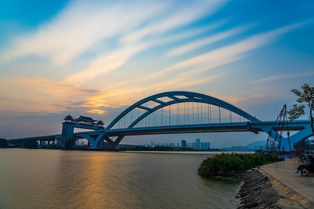 Vertragingsvideo van jinxianmen-brug in jieyang city, provincie guangdong, china