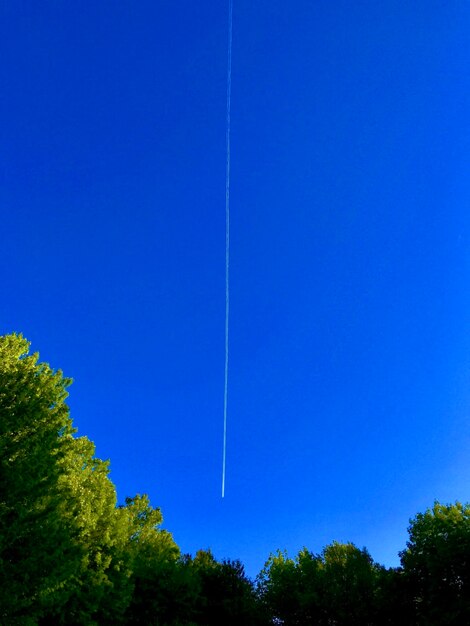 Very long chem trail