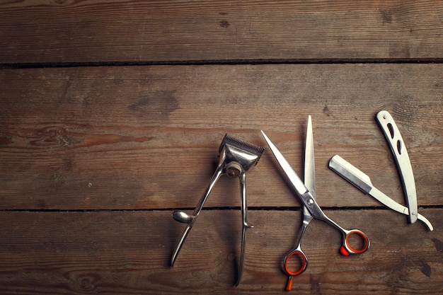 verzameling barbershop gereedschappen met schaar kam scheerapparaat snijmachine