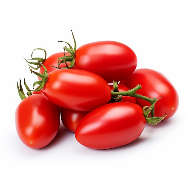 白い背景の上のグレープ トマトの鮮やかなエレガンスの高解像度の写真