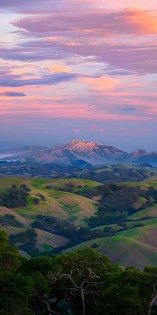 Foto il tramonto vibrante sulle colline