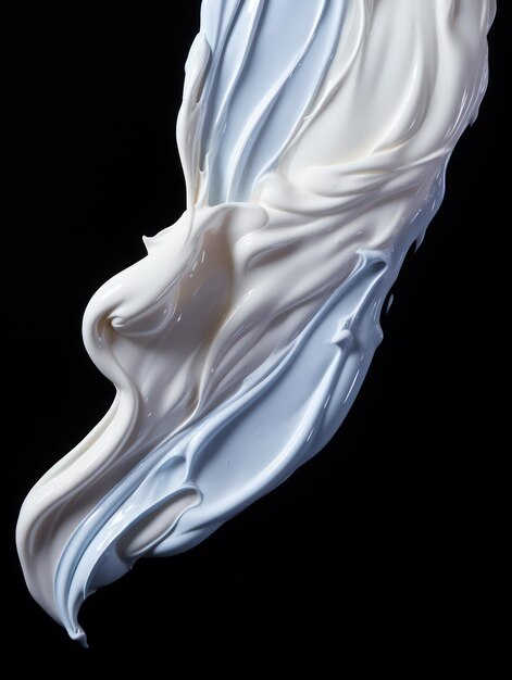 Vibrant yoghurt splashes in MidAir op geïsoleerde zwarte studio achtergrond