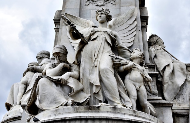 ビクトリア記念碑、ロンドン