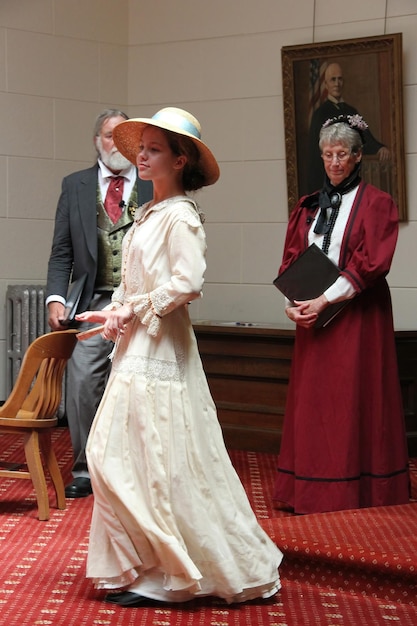 Photo victorian days fashion show