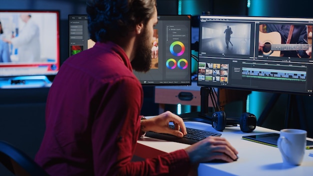 video editor selecting key frames for video montage using specialized software applications