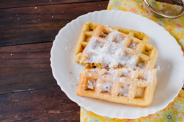 Viennese wafers with sugar powder