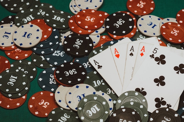 Vier van een soort azen in poker