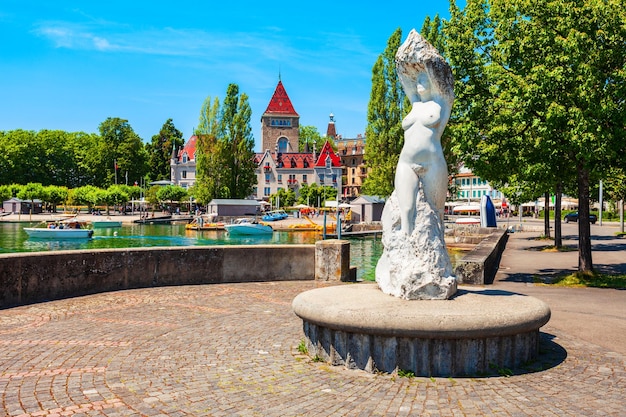 Vierge lac-beeldhouwwerk het kasteel van ouchy