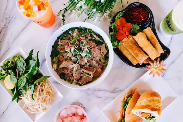 Foto vietnamees voedsel achtergrond pho