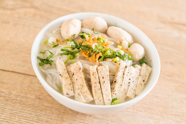 Vietnamese noedels (pho)