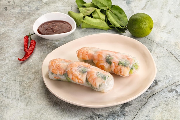 Vietnamese spring roll with prawn