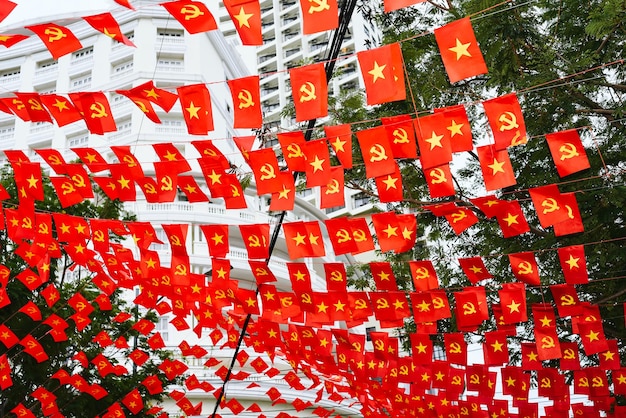 Vietnamese vlaggen en communisme vlaggen in Nha Trang Vietnam